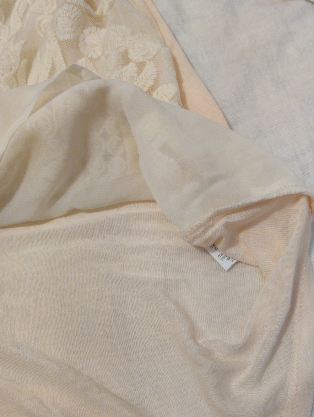 Light fabric long sleeve lace blouse - Picture 11 of 14